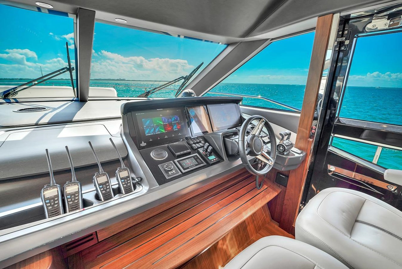 https://arconyachts.ams3.digitaloceanspaces.com/90823/conversions/large_3761279-optimize.jpg