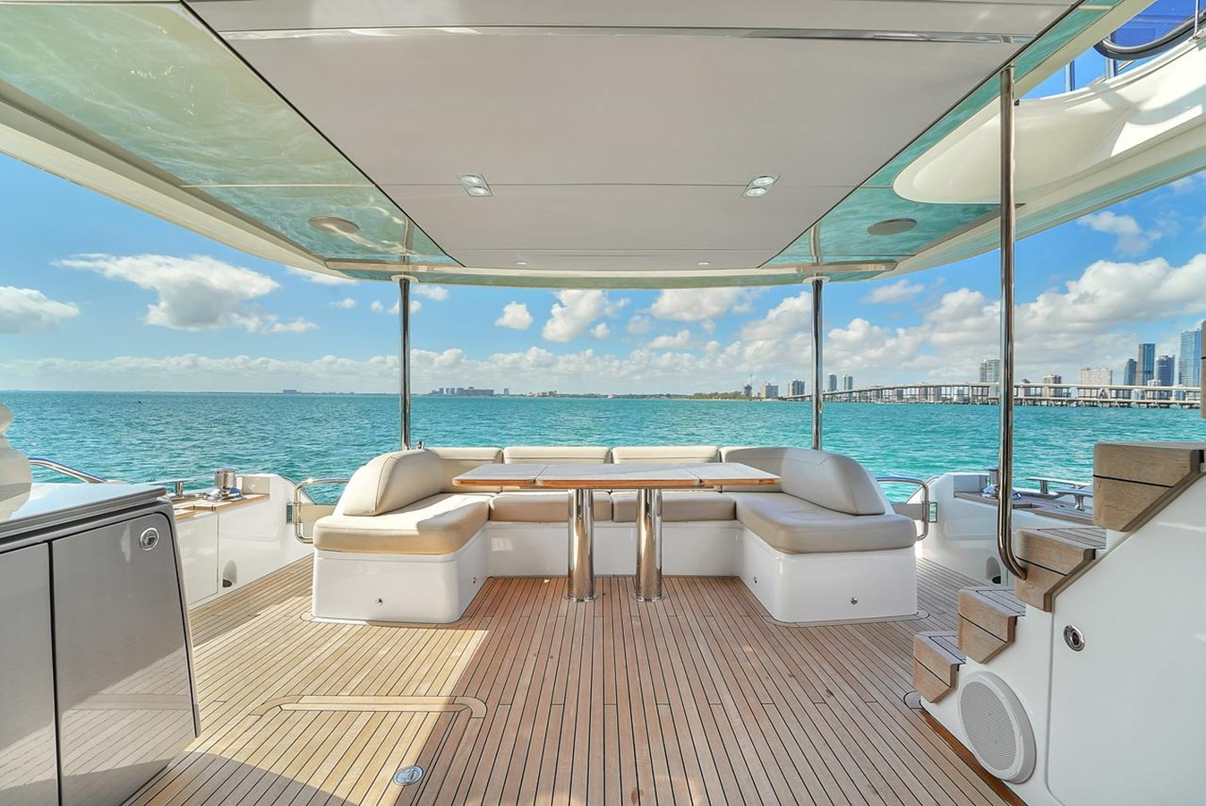 https://arconyachts.ams3.digitaloceanspaces.com/90860/conversions/large_3761291-optimize.jpg