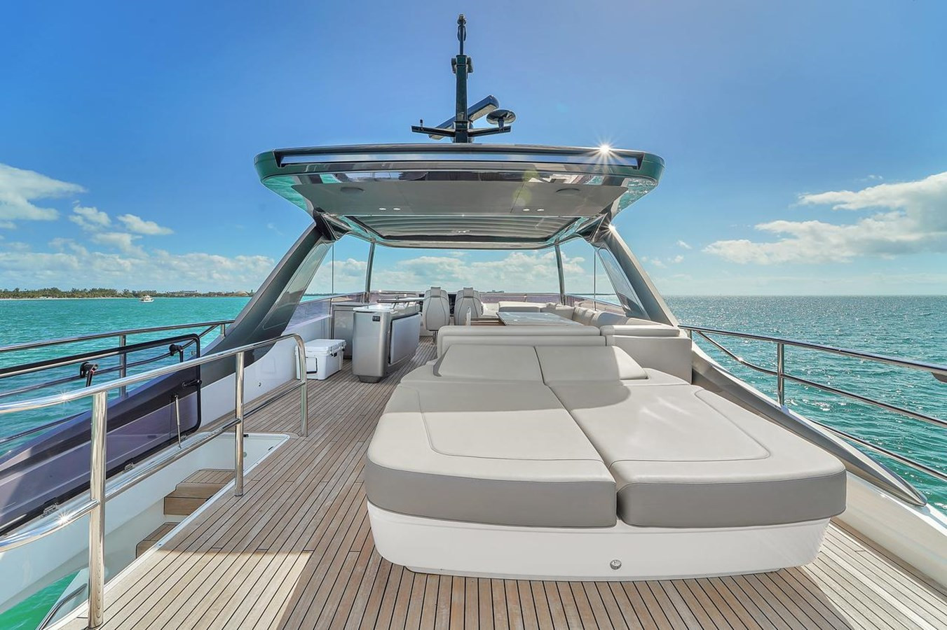 https://arconyachts.ams3.digitaloceanspaces.com/90865/conversions/large_3761293-optimize.jpg