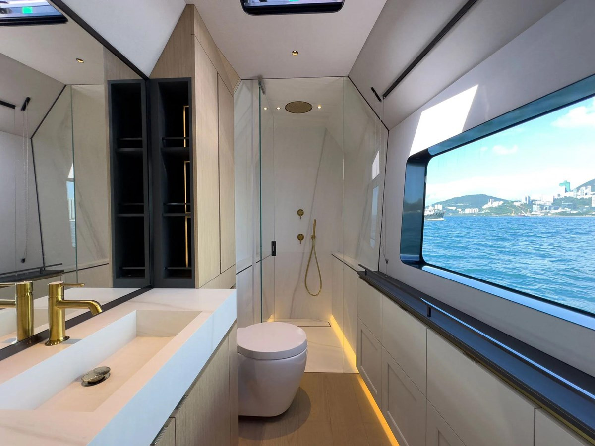 https://arconyachts.ams3.digitaloceanspaces.com/90927/conversions/large_4227408-optimize.jpg