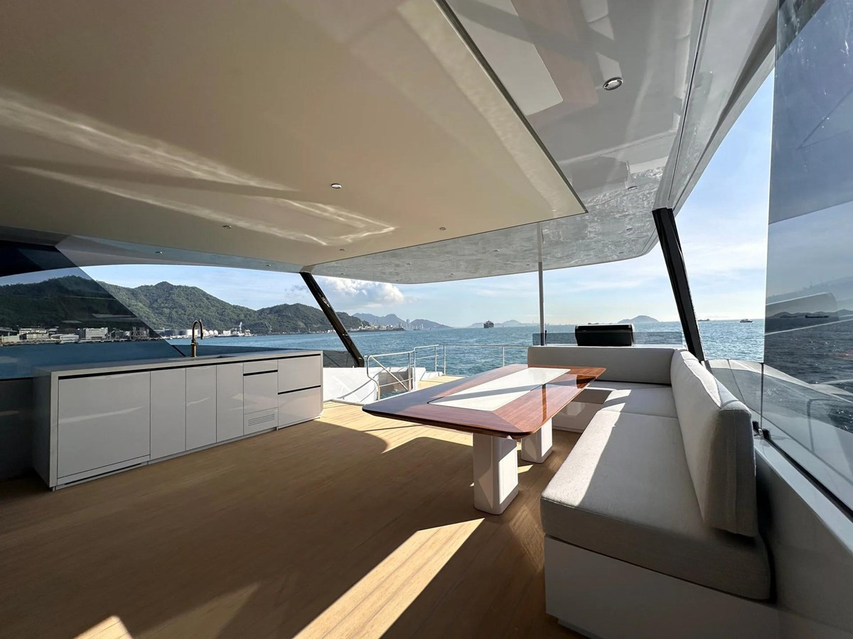 https://arconyachts.ams3.digitaloceanspaces.com/90944/conversions/large_4227414-optimize.jpg