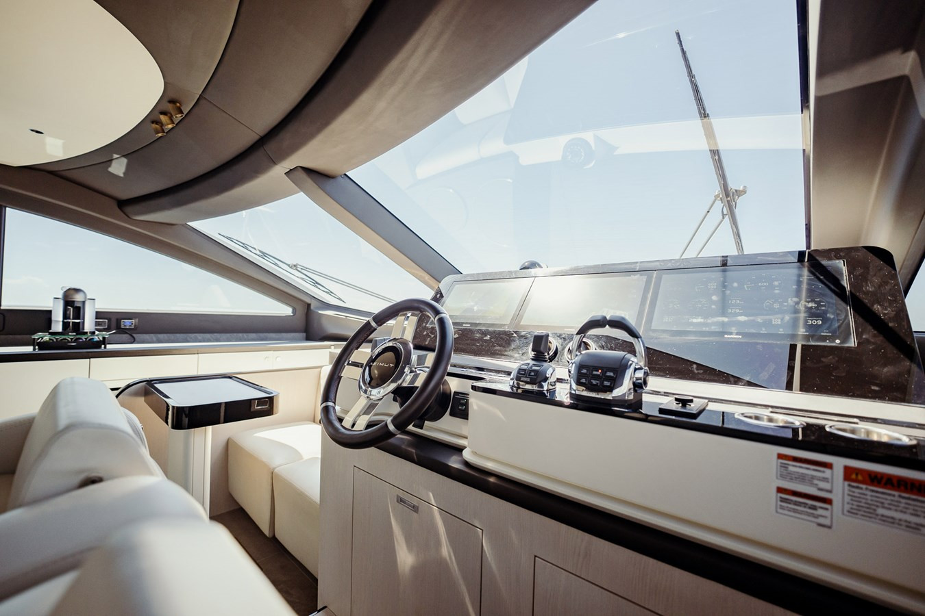 https://arconyachts.ams3.digitaloceanspaces.com/91011/conversions/large_4843072-optimize.jpg