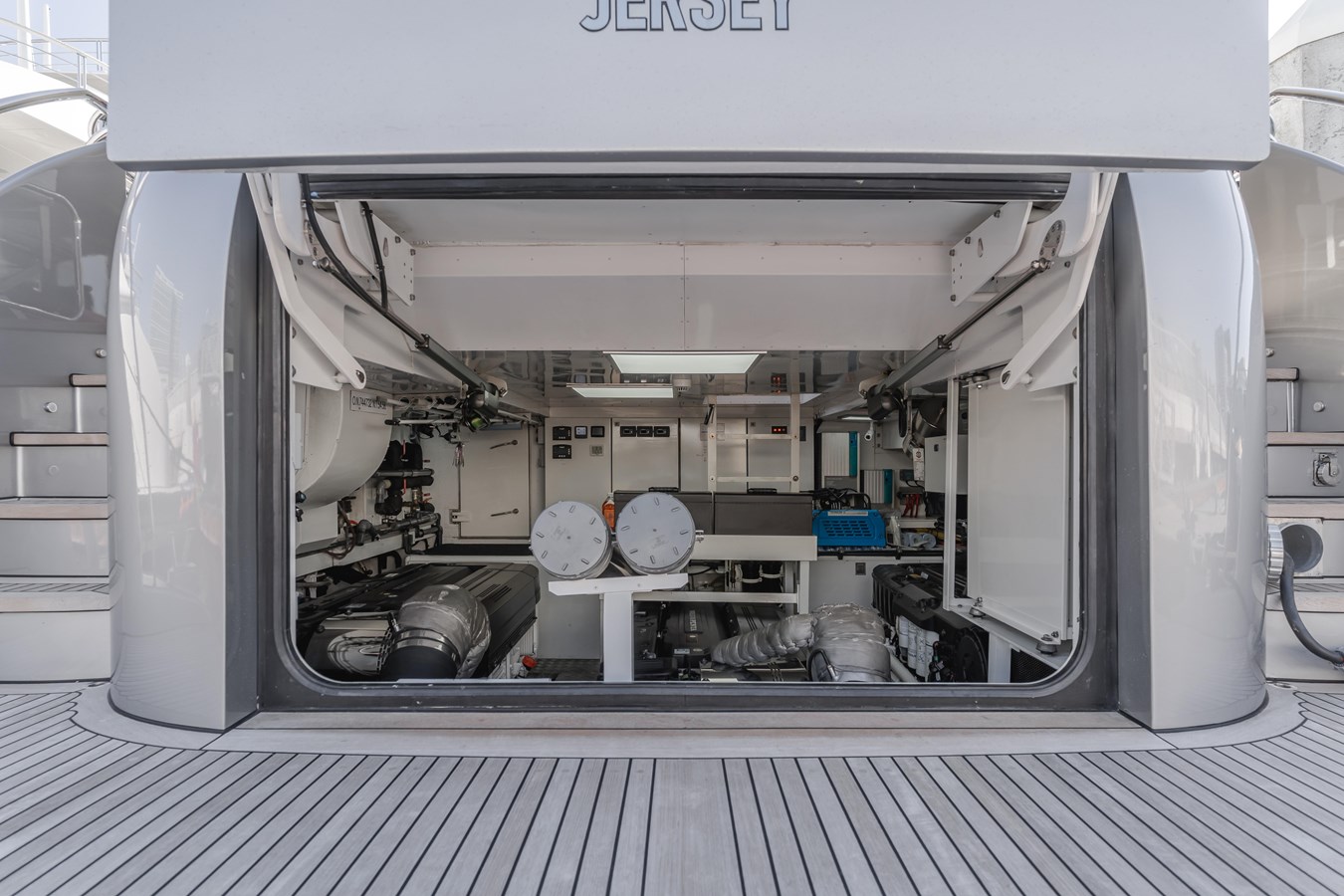 https://arconyachts.ams3.digitaloceanspaces.com/91070/large_4087110.jpg
