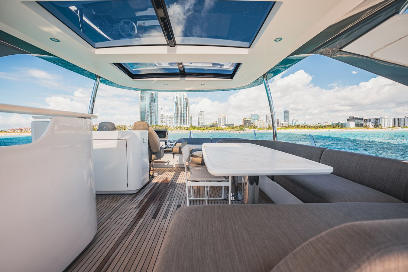 https://arconyachts.ams3.digitaloceanspaces.com/91082/conversions/large_4843097-optimize.jpg