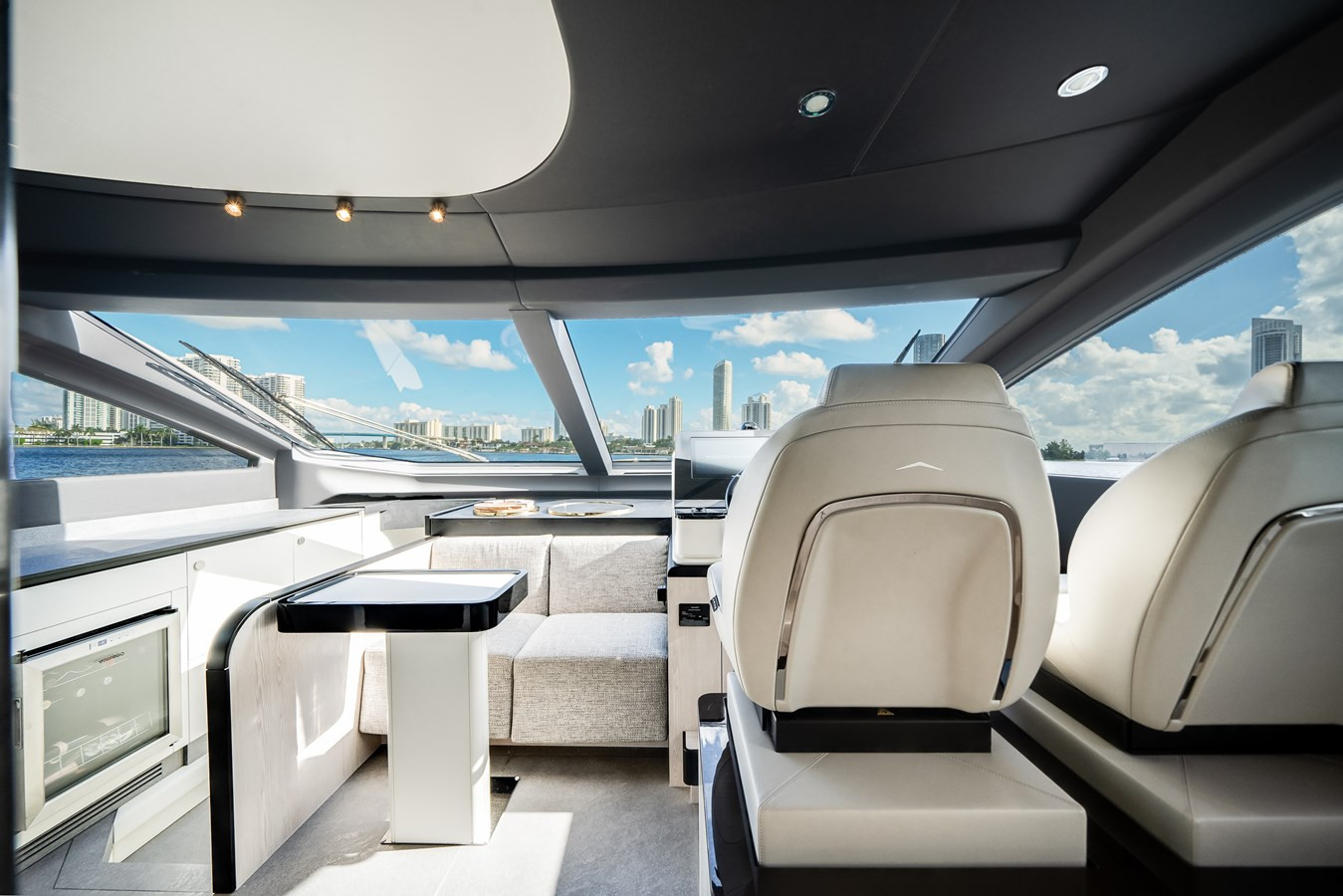 https://arconyachts.ams3.digitaloceanspaces.com/91160/conversions/large_4688910-optimize.jpg