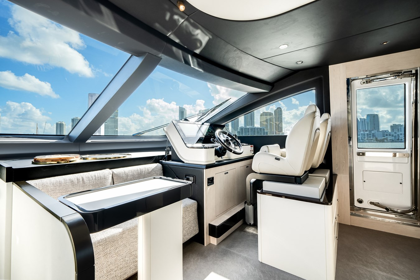 https://arconyachts.ams3.digitaloceanspaces.com/91166/conversions/large_4688913-optimize.jpg