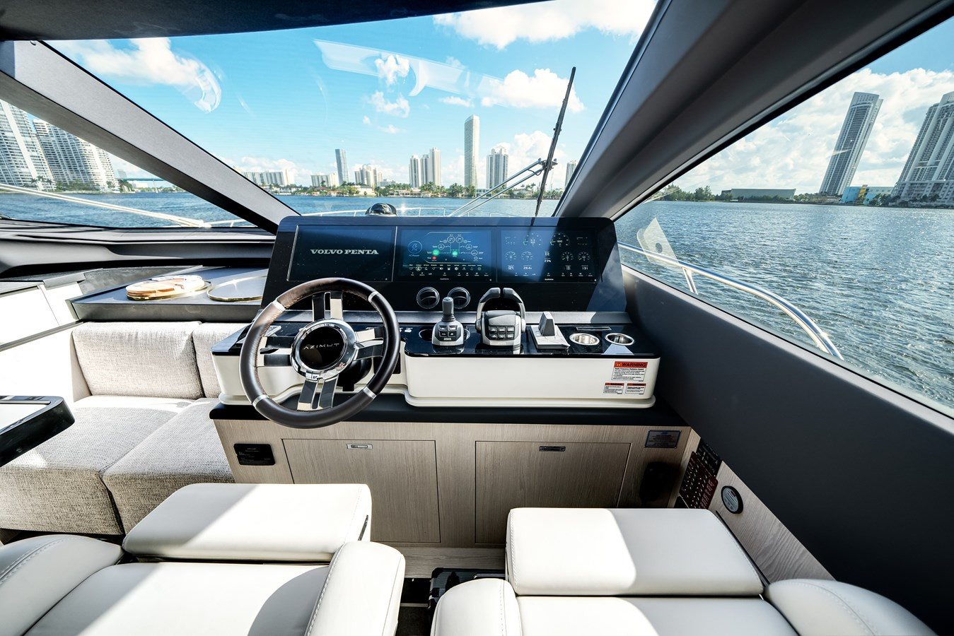 https://arconyachts.ams3.digitaloceanspaces.com/91168/conversions/large_4688914-optimize.jpg