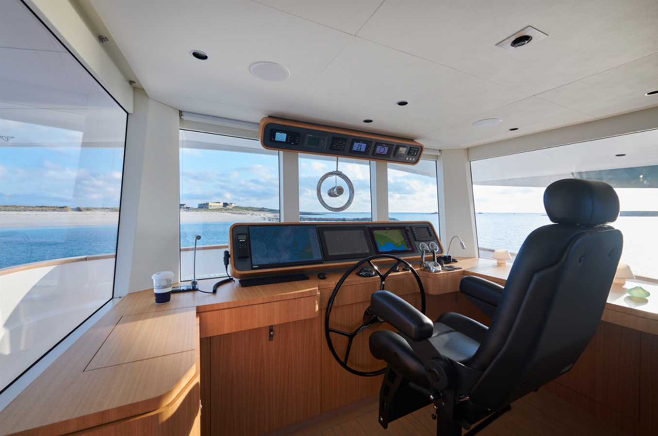 https://arconyachts.ams3.digitaloceanspaces.com/91186/conversions/large_4612543-optimize.jpg