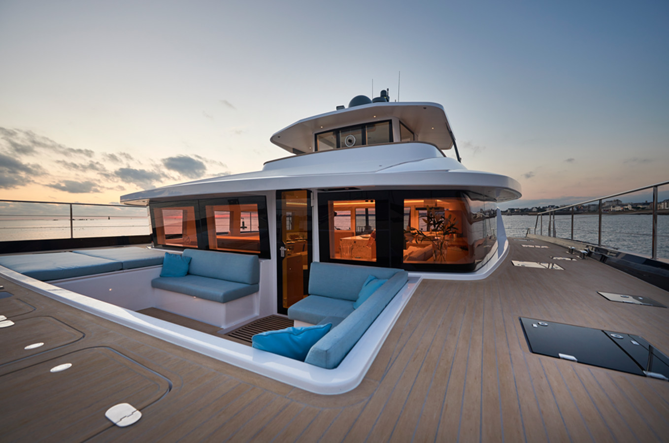 https://arconyachts.ams3.digitaloceanspaces.com/91199/conversions/large_4612547-optimize.jpg