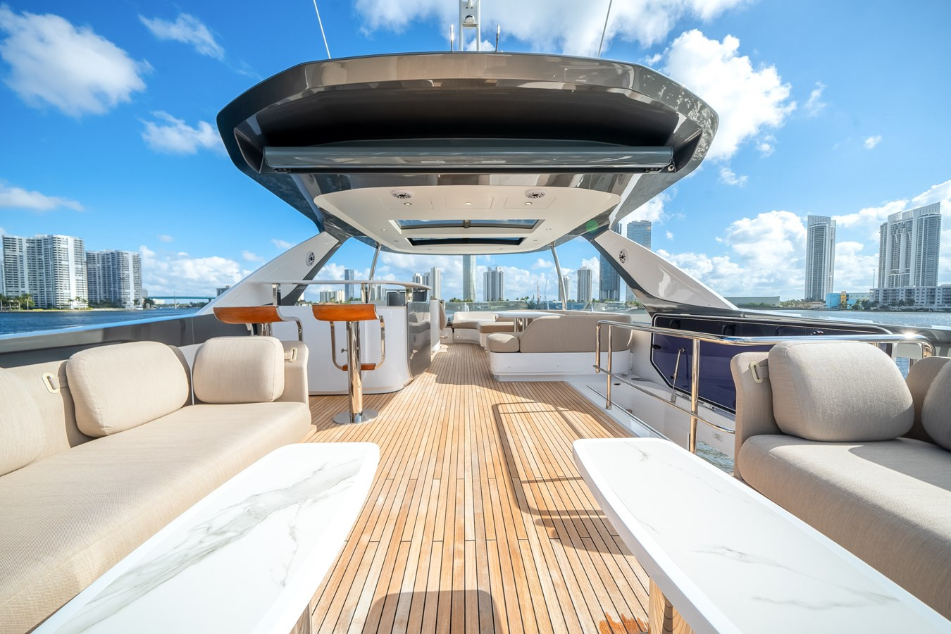 https://arconyachts.ams3.digitaloceanspaces.com/91209/conversions/large_4688931-optimize.jpg