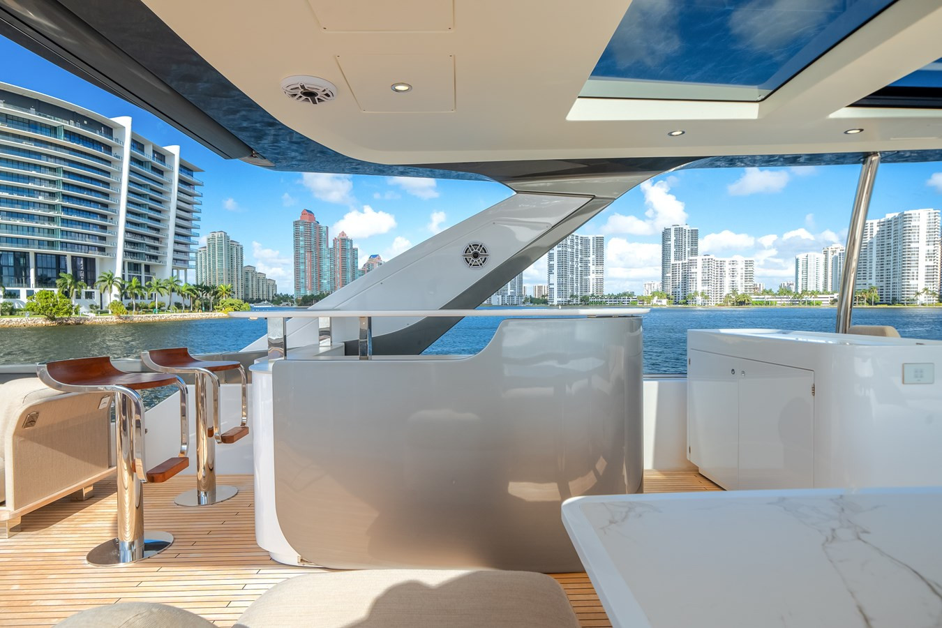 https://arconyachts.ams3.digitaloceanspaces.com/91221/conversions/large_4688936-optimize.jpg