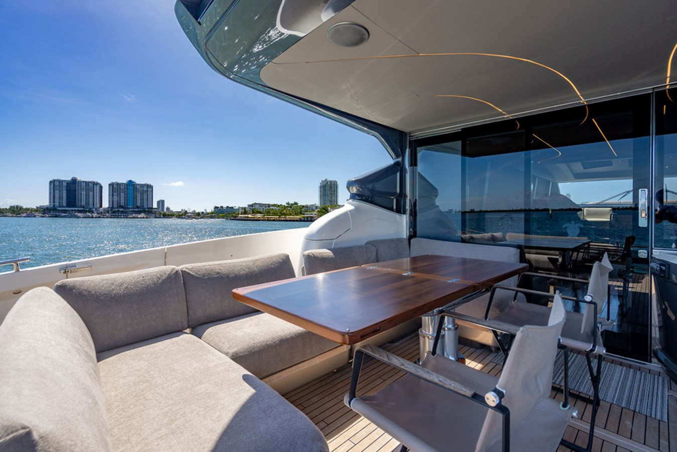 https://arconyachts.ams3.digitaloceanspaces.com/91284/conversions/large_4725880-optimize.jpg