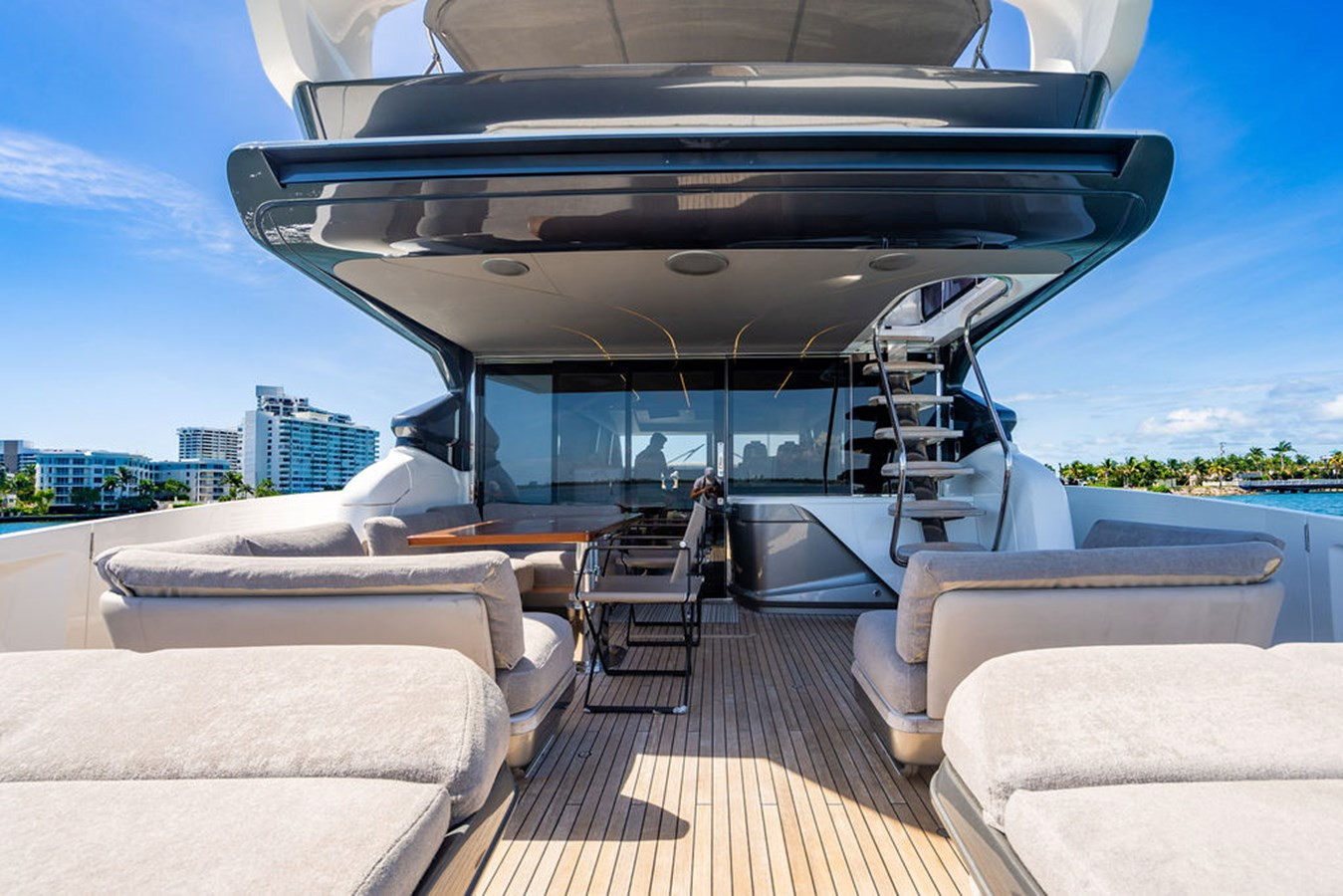 https://arconyachts.ams3.digitaloceanspaces.com/91287/conversions/large_4725881-optimize.jpg