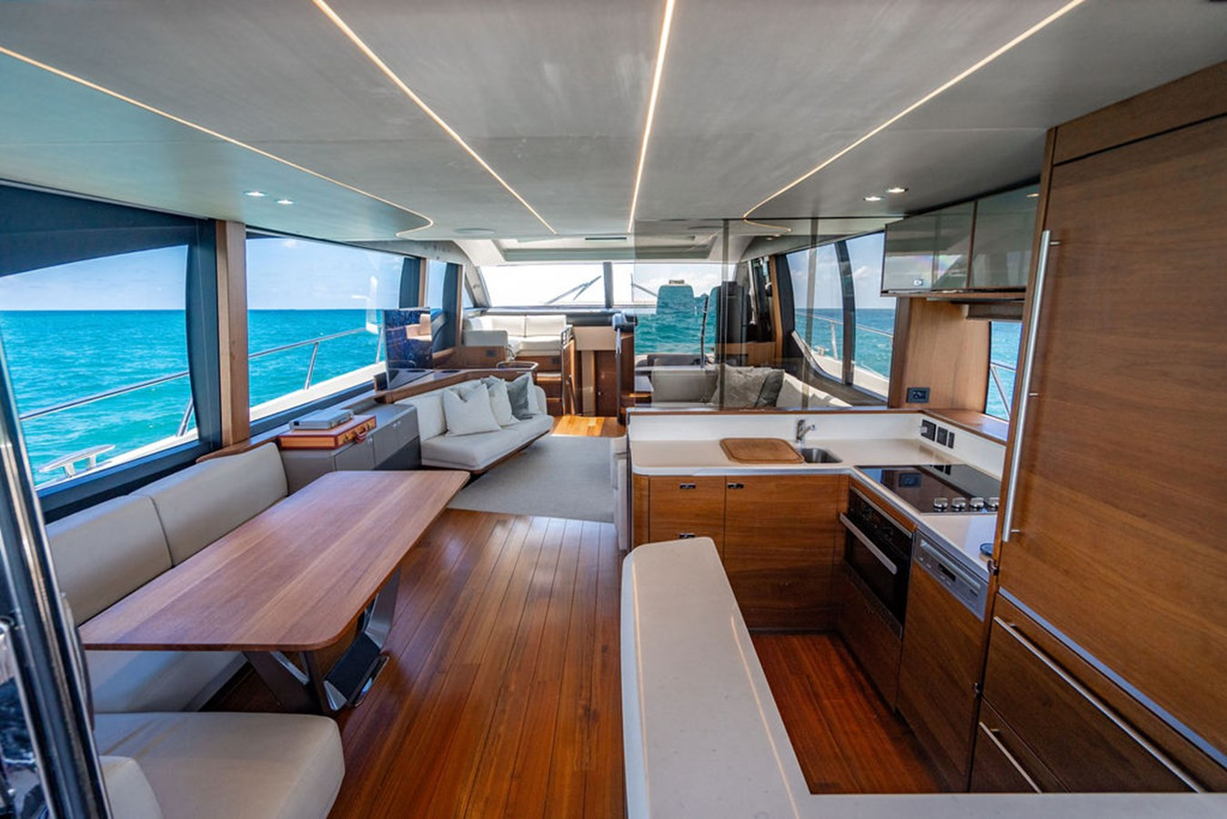 https://arconyachts.ams3.digitaloceanspaces.com/91316/conversions/large_4725892-optimize.jpg
