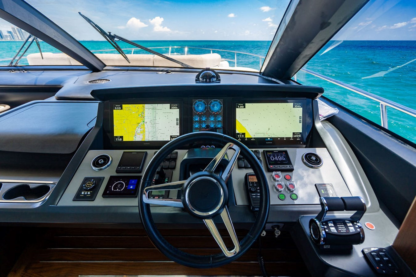 https://arconyachts.ams3.digitaloceanspaces.com/91332/conversions/large_4725899-optimize.jpg