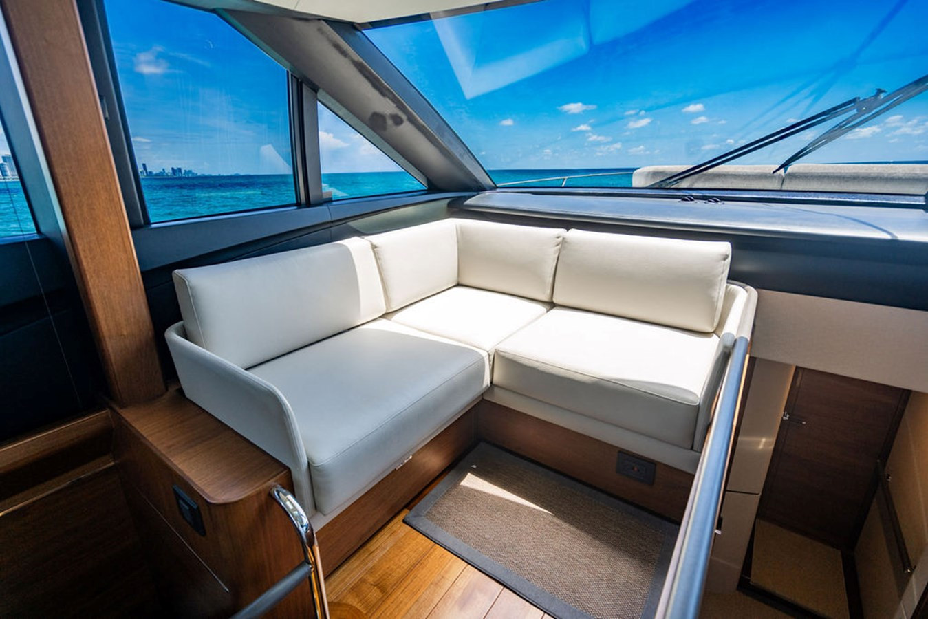 https://arconyachts.ams3.digitaloceanspaces.com/91334/conversions/large_4725900-optimize.jpg