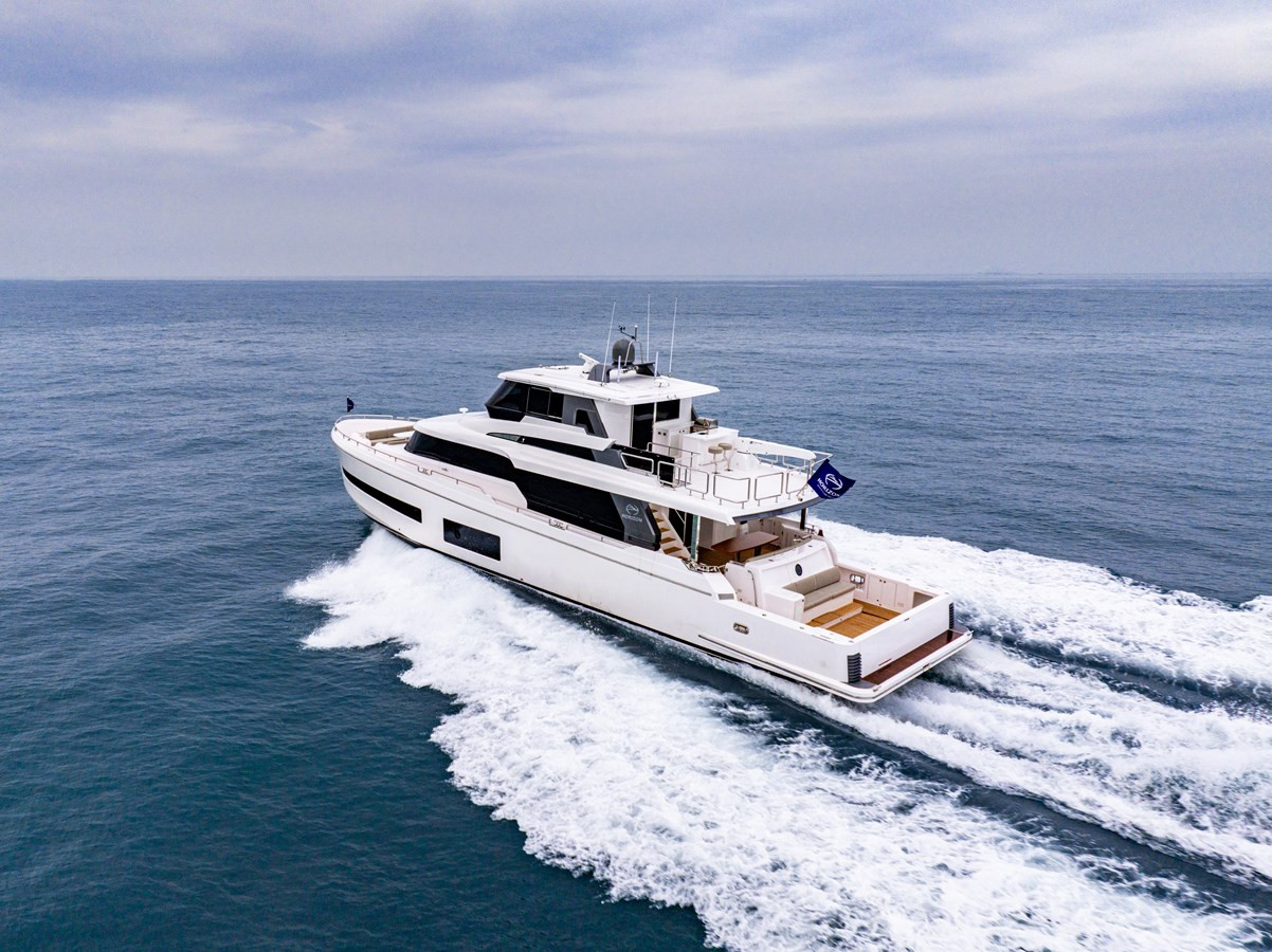 https://arconyachts.ams3.digitaloceanspaces.com/91348/conversions/large_4172596-optimize.jpg