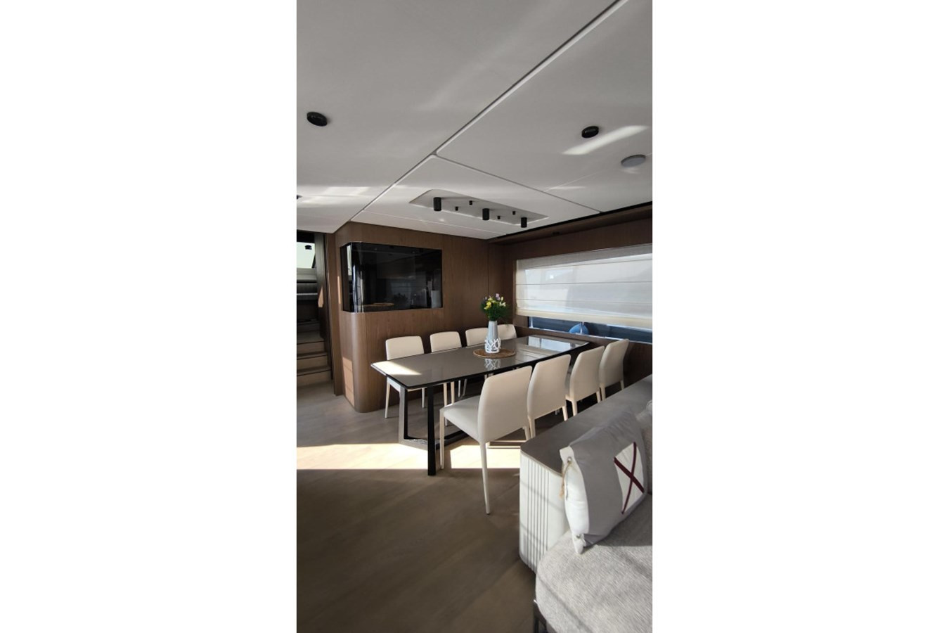 https://arconyachts.ams3.digitaloceanspaces.com/91355/conversions/large_4522242-optimize.jpg