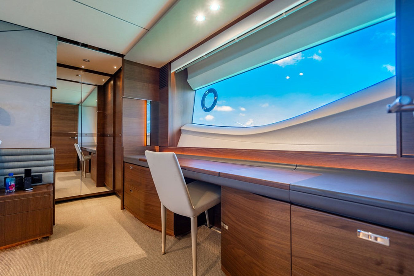 https://arconyachts.ams3.digitaloceanspaces.com/91356/conversions/large_4725908-optimize.jpg
