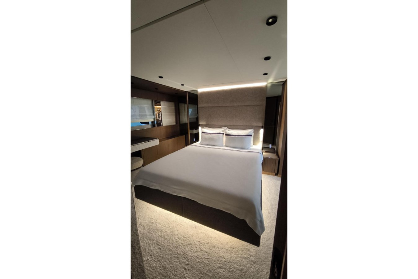https://arconyachts.ams3.digitaloceanspaces.com/91358/conversions/large_4522243-optimize.jpg