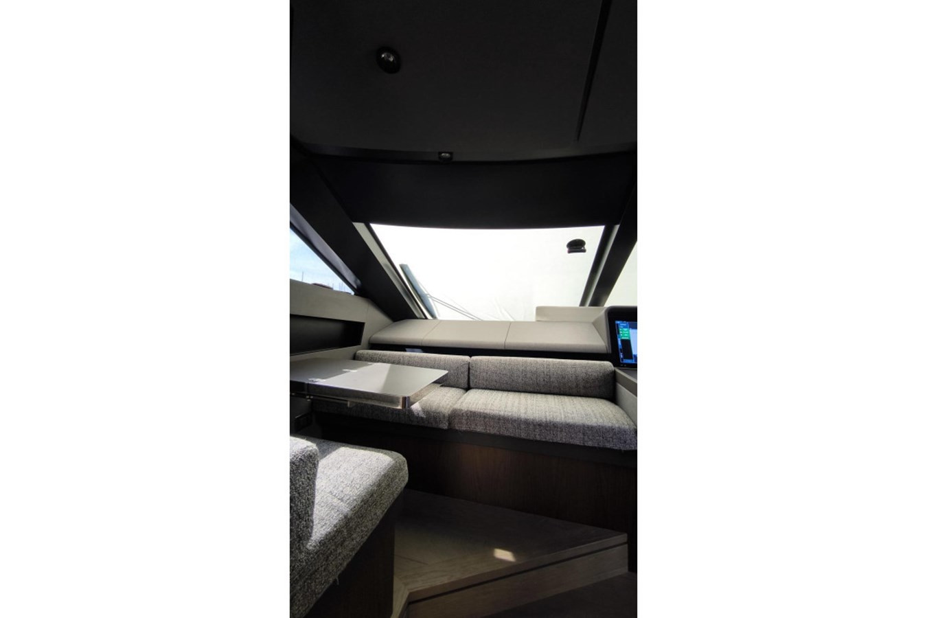 https://arconyachts.ams3.digitaloceanspaces.com/91403/conversions/large_4522260-optimize.jpg