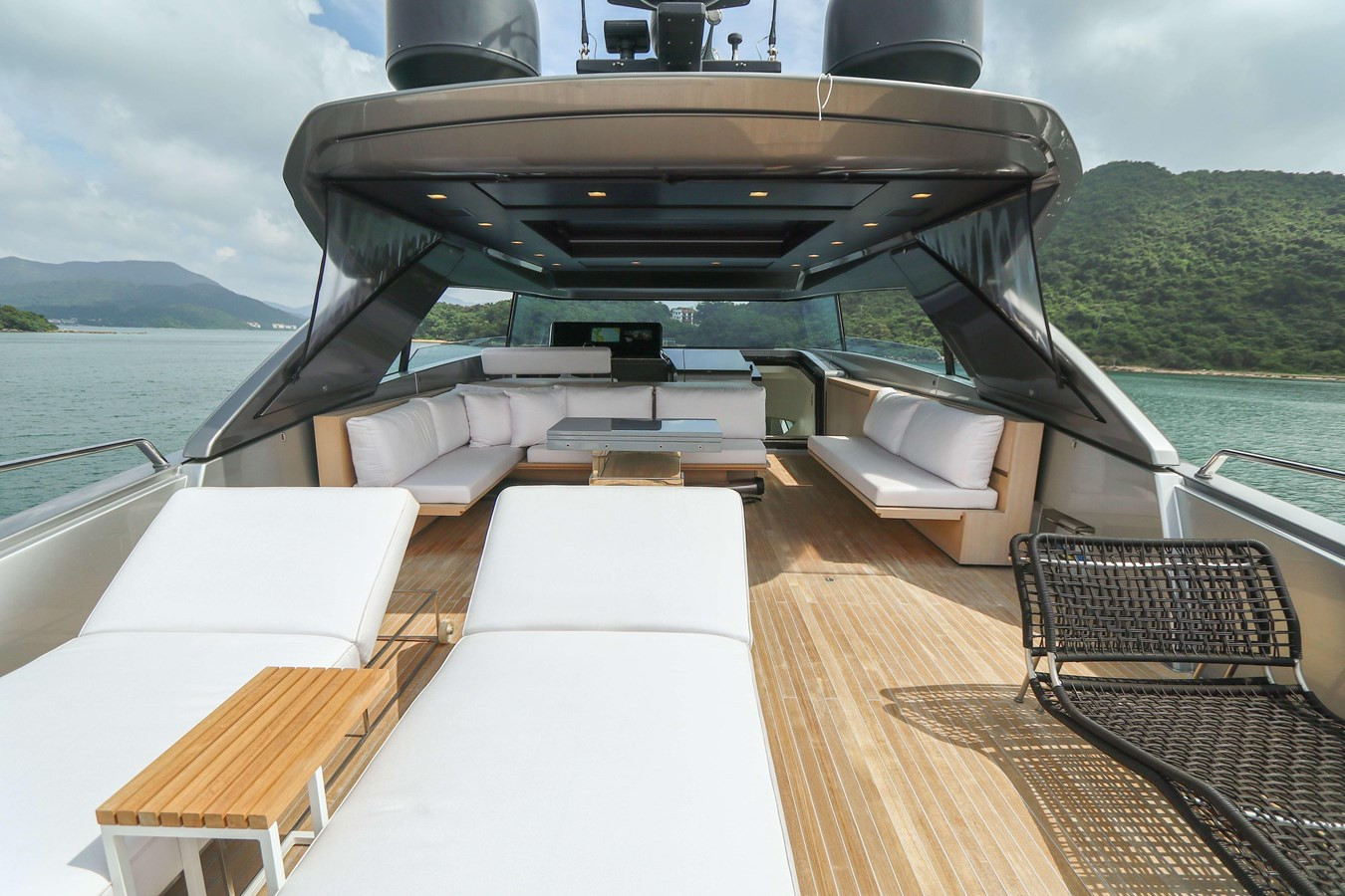 https://arconyachts.ams3.digitaloceanspaces.com/91451/conversions/large_4700845-optimize.jpg