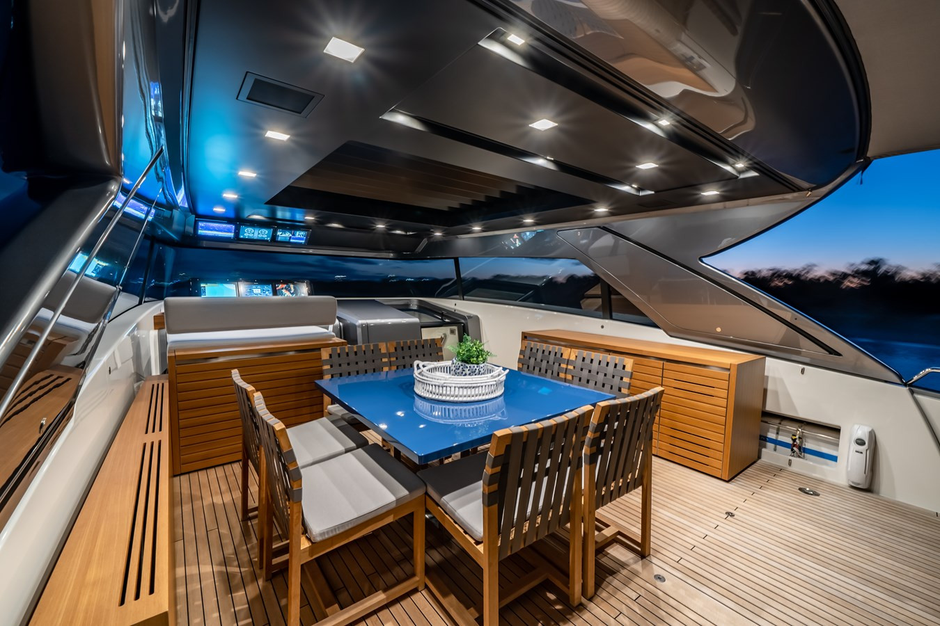 https://arconyachts.ams3.digitaloceanspaces.com/91462/conversions/large_4706993-optimize.jpg
