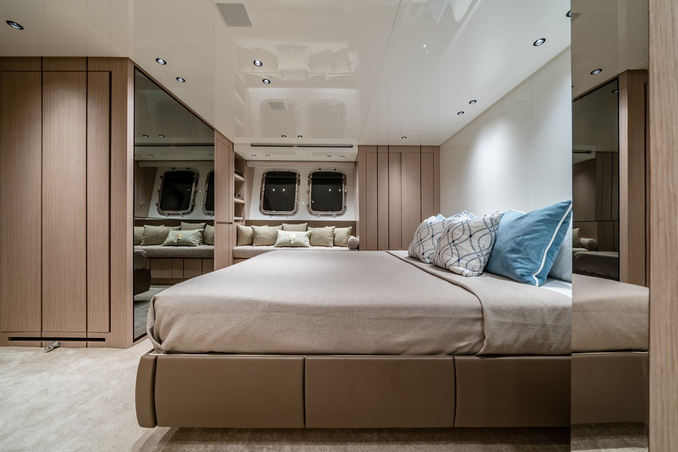 https://arconyachts.ams3.digitaloceanspaces.com/91495/conversions/large_4707004-optimize.jpg