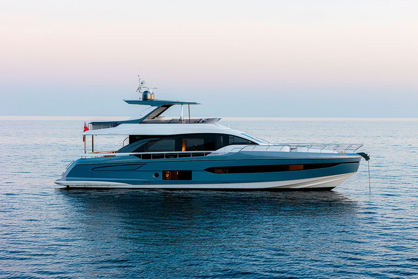 https://arconyachts.ams3.digitaloceanspaces.com/91620/conversions/large_4500610-optimize.jpg