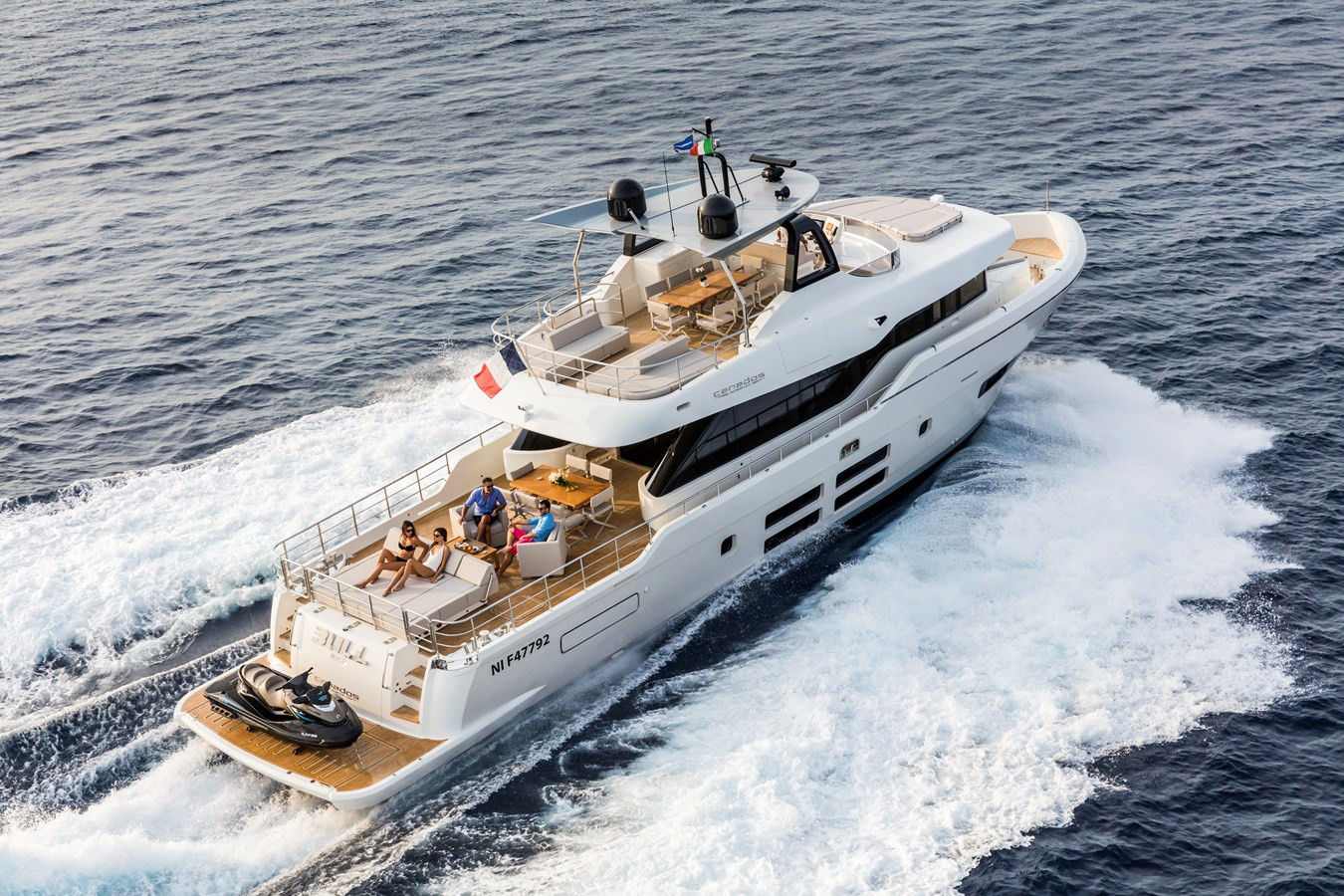 https://arconyachts.ams3.digitaloceanspaces.com/91624/conversions/large_3775199-optimize.jpg