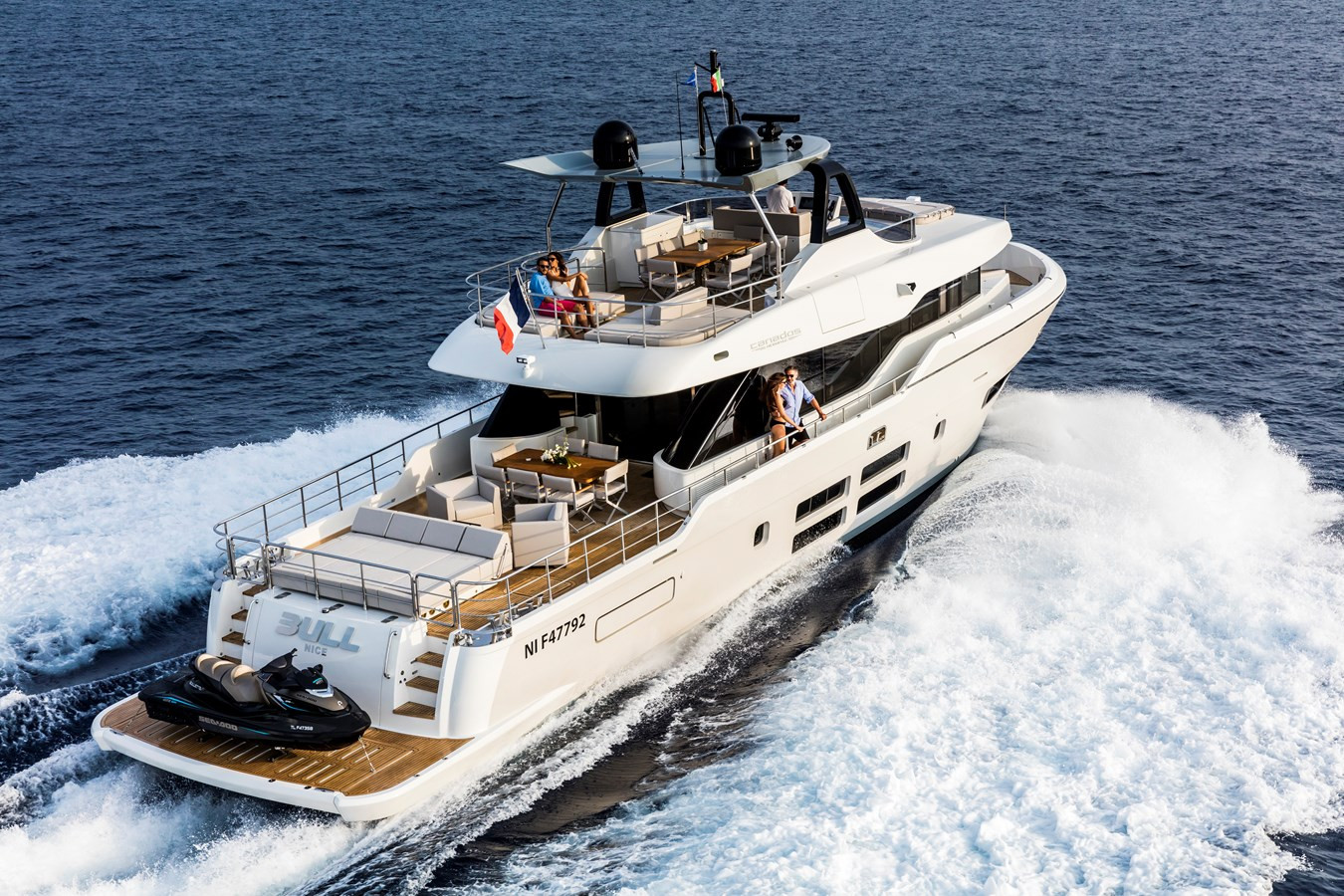 https://arconyachts.ams3.digitaloceanspaces.com/91640/conversions/large_3775204-optimize.jpg