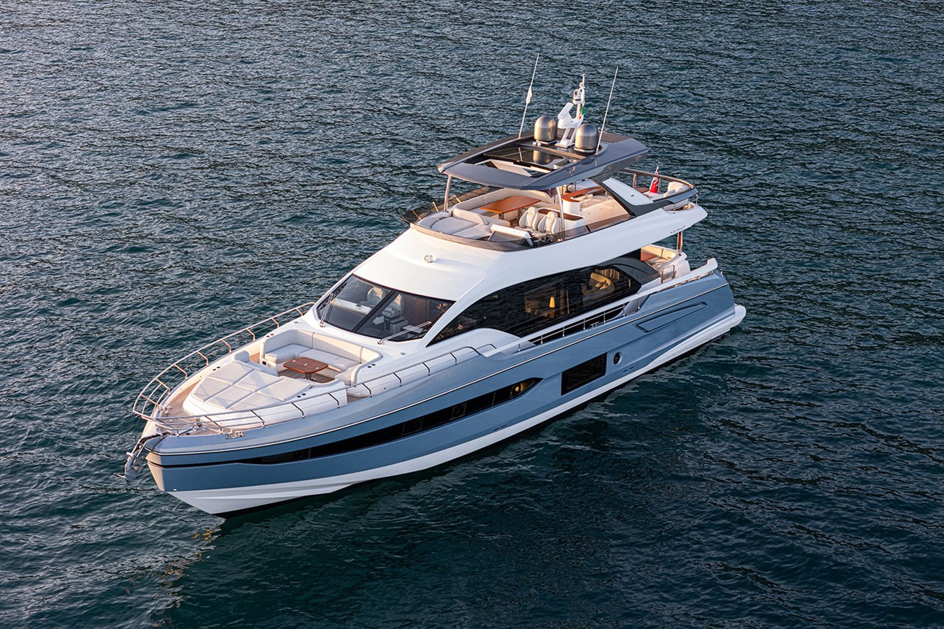 https://arconyachts.ams3.digitaloceanspaces.com/91648/conversions/large_4500703-optimize.jpg