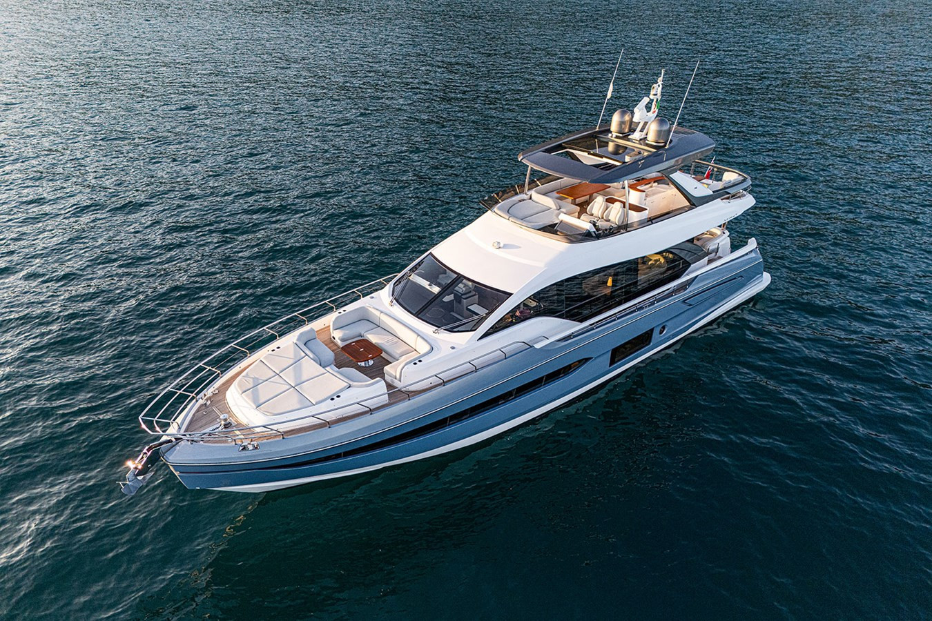 https://arconyachts.ams3.digitaloceanspaces.com/91651/conversions/large_4500705-optimize.jpg
