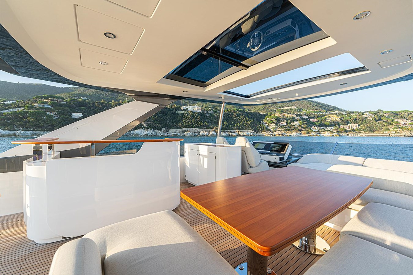 https://arconyachts.ams3.digitaloceanspaces.com/91669/conversions/large_4500707-optimize.jpg