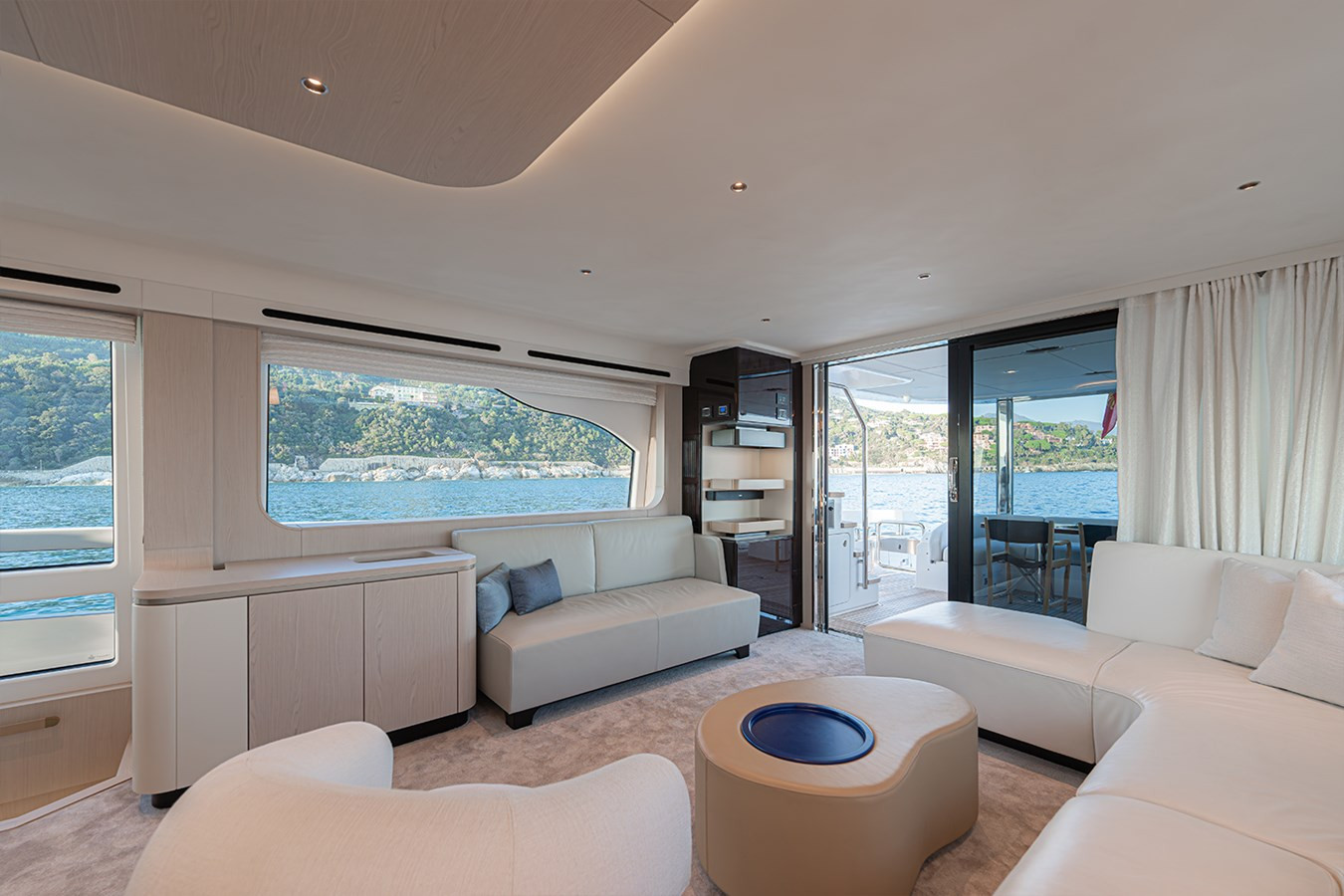 https://arconyachts.ams3.digitaloceanspaces.com/91685/conversions/large_4500717-optimize.jpg