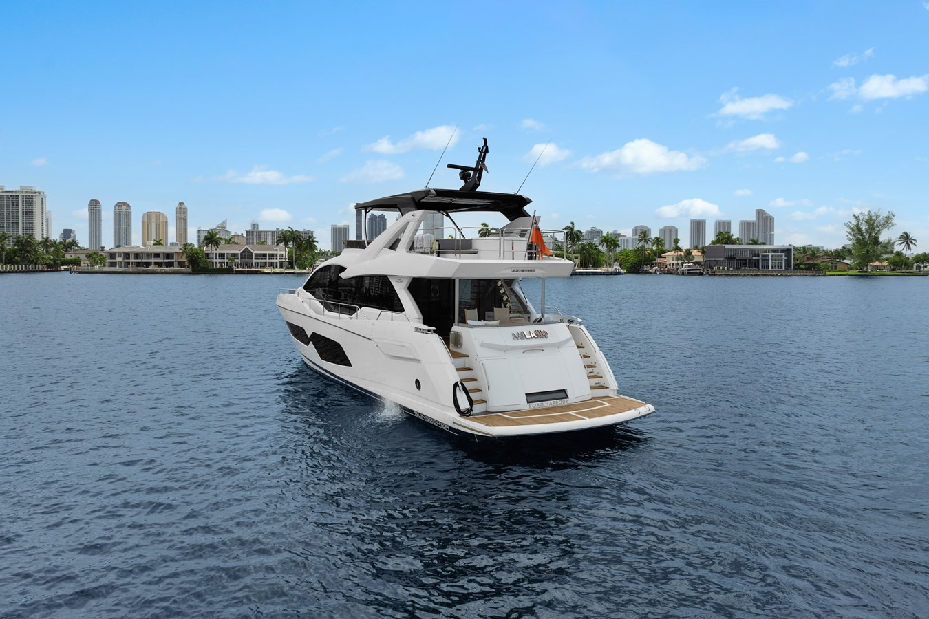 https://arconyachts.ams3.digitaloceanspaces.com/91733/conversions/large_4294763-optimize.jpg