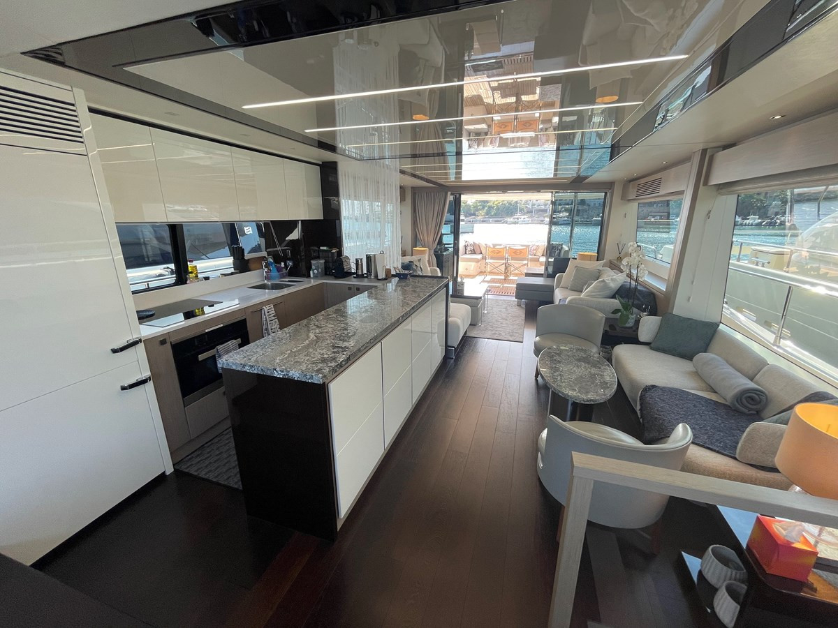 https://arconyachts.ams3.digitaloceanspaces.com/91781/conversions/large_3717962-optimize.jpg