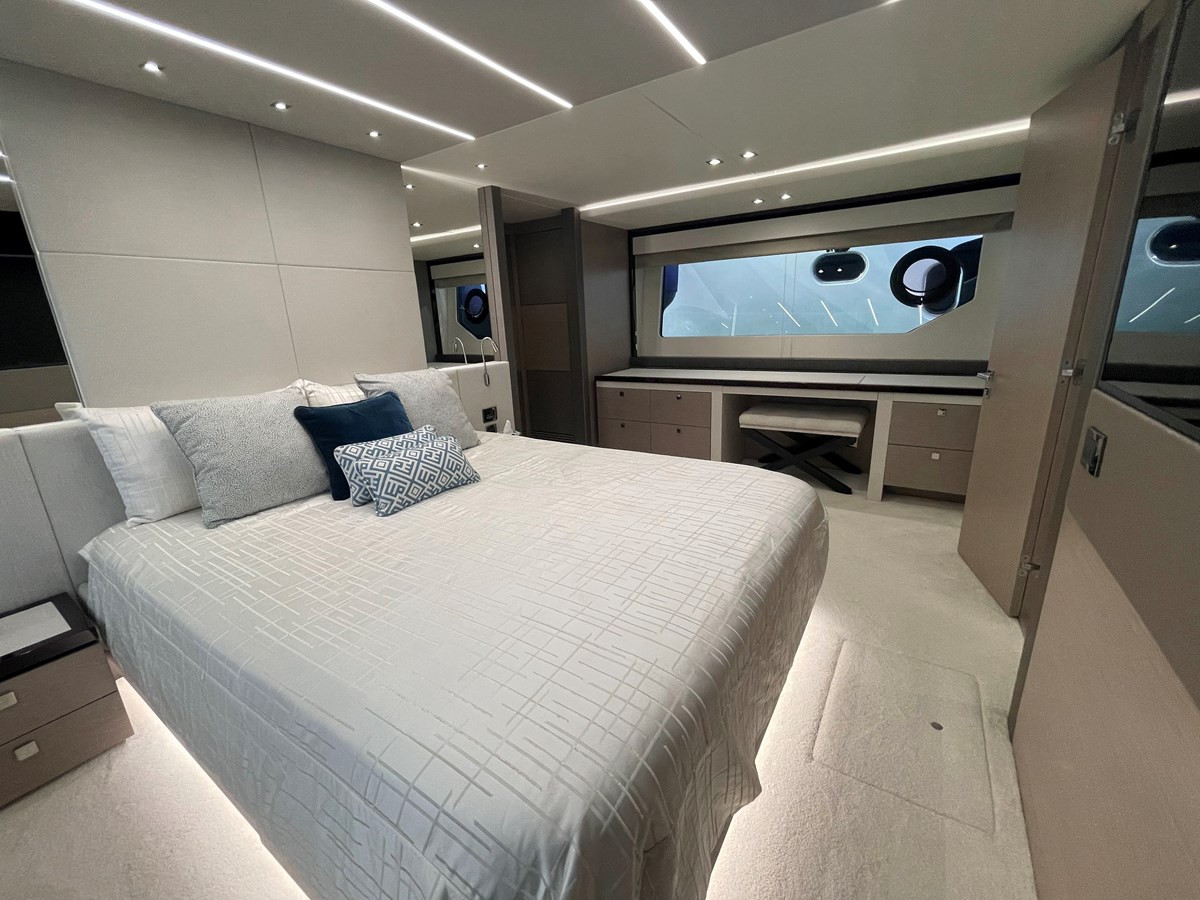 https://arconyachts.ams3.digitaloceanspaces.com/91816/conversions/large_3717974-optimize.jpg