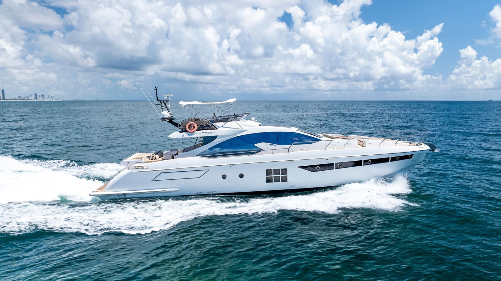 https://arconyachts.ams3.digitaloceanspaces.com/91942/conversions/large_4303820-optimize.jpg