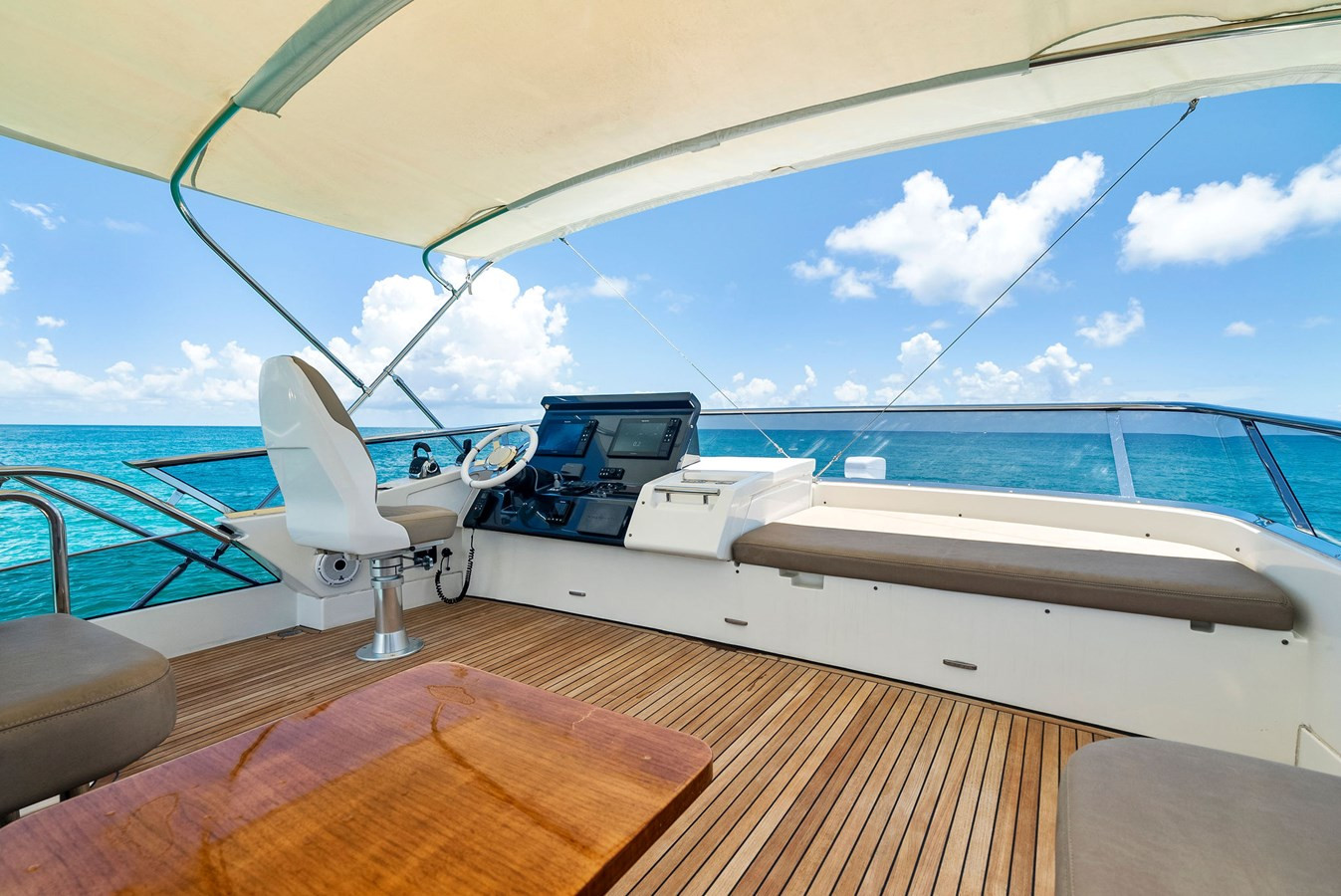 https://arconyachts.ams3.digitaloceanspaces.com/91978/conversions/large_4303829-optimize.jpg