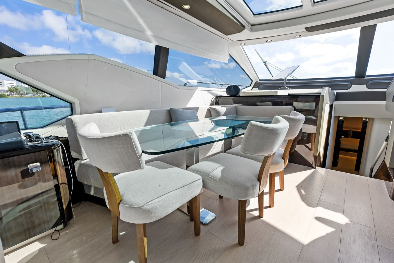 https://arconyachts.ams3.digitaloceanspaces.com/92054/conversions/large_4543846-optimize.jpg