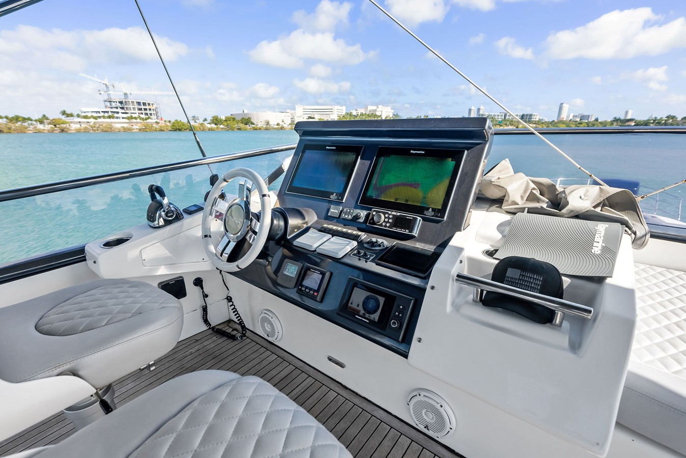 https://arconyachts.ams3.digitaloceanspaces.com/92084/conversions/large_4543833-optimize.jpg