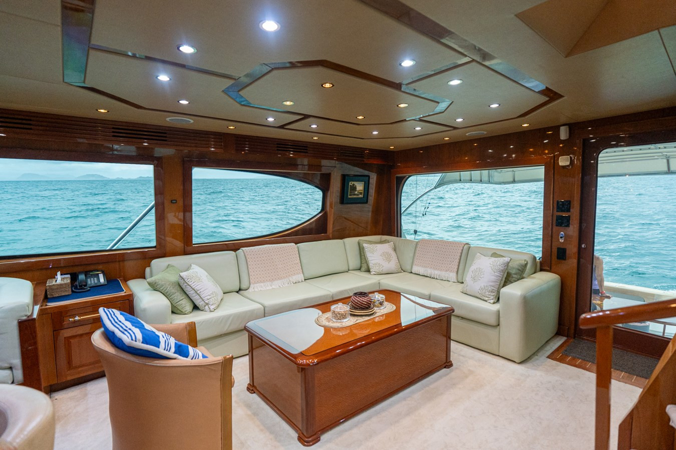 https://arconyachts.ams3.digitaloceanspaces.com/92086/conversions/large_4502761-optimize.jpg