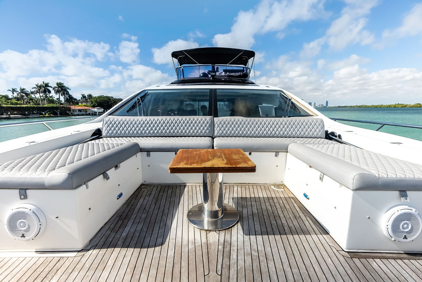 https://arconyachts.ams3.digitaloceanspaces.com/92090/conversions/large_4543835-optimize.jpg