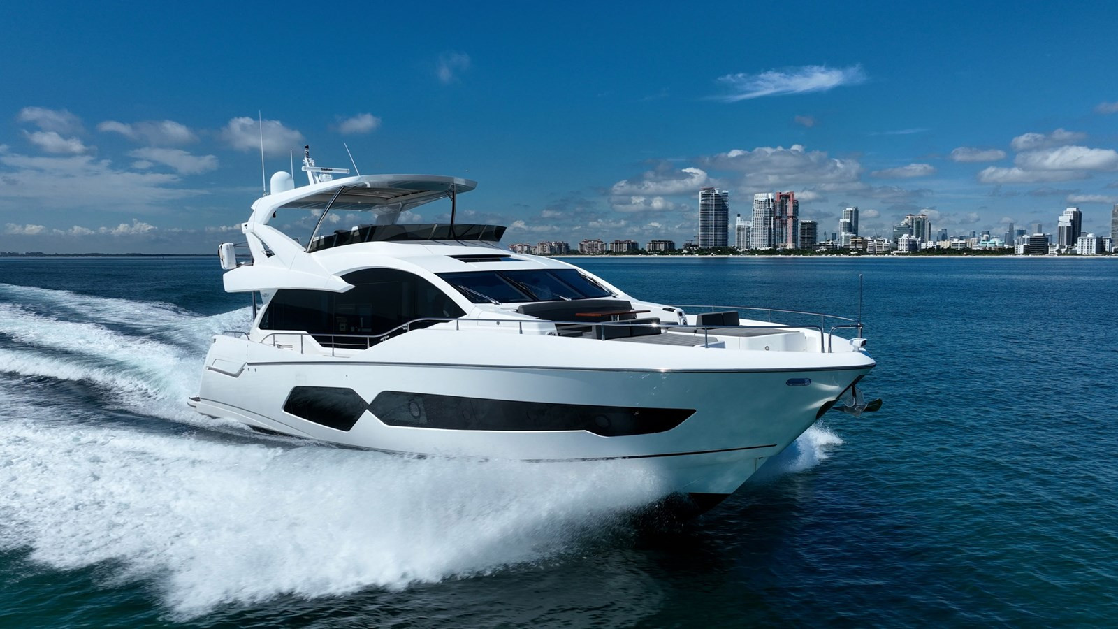 https://arconyachts.ams3.digitaloceanspaces.com/92110/conversions/large_4800202-optimize.jpg