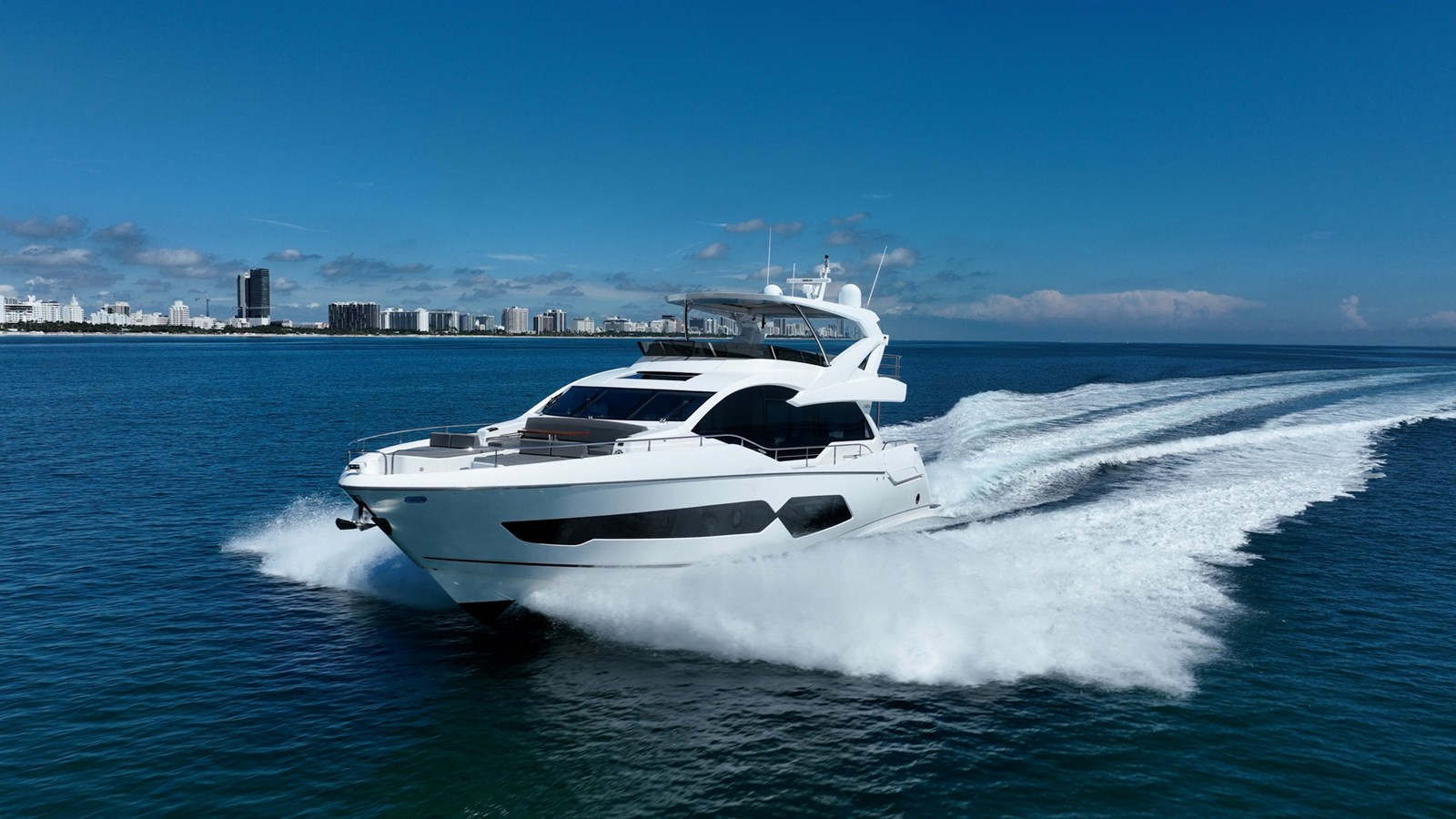 https://arconyachts.ams3.digitaloceanspaces.com/92116/conversions/large_4800204-optimize.jpg