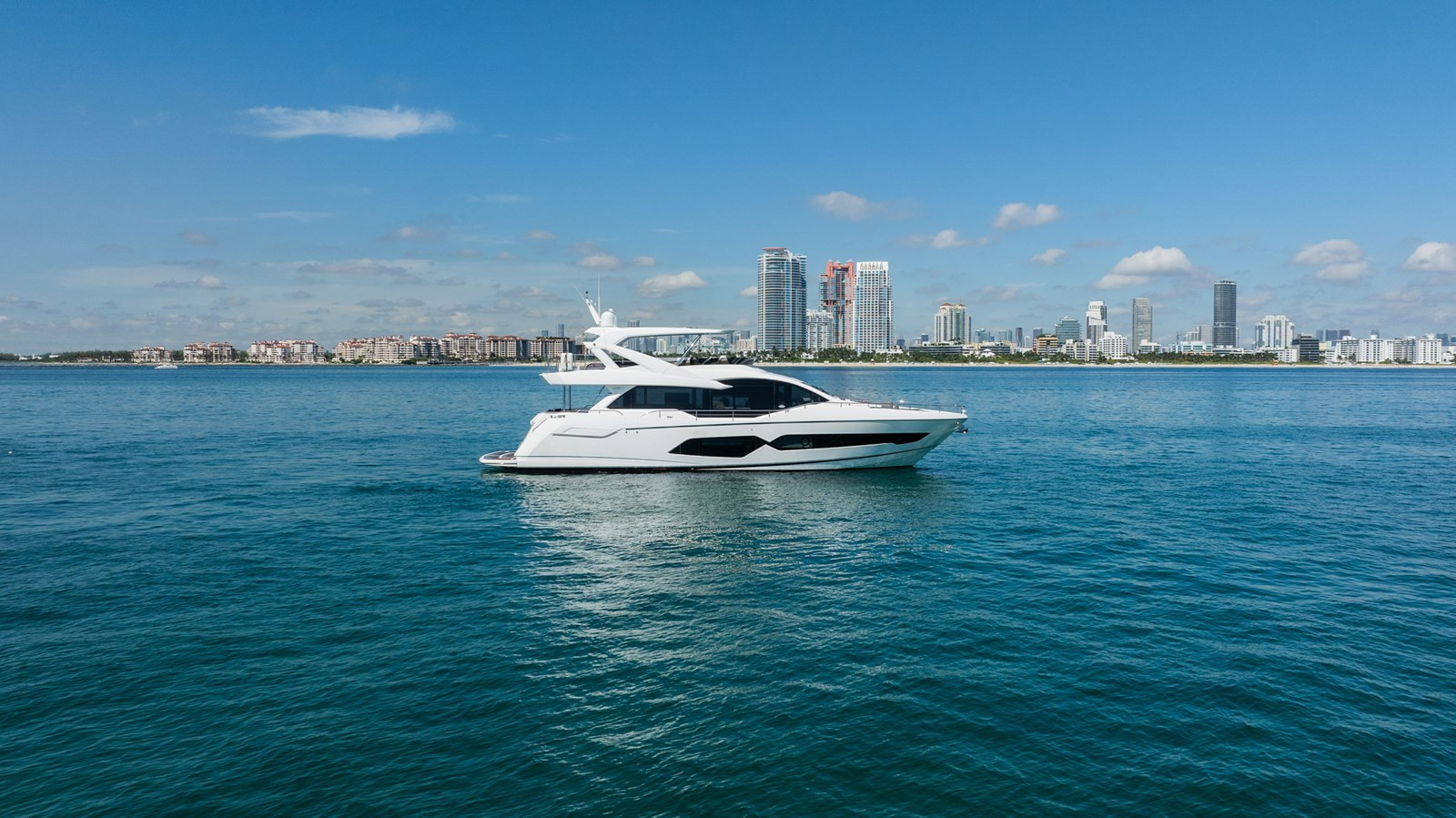 https://arconyachts.ams3.digitaloceanspaces.com/92129/conversions/large_4800208-optimize.jpg