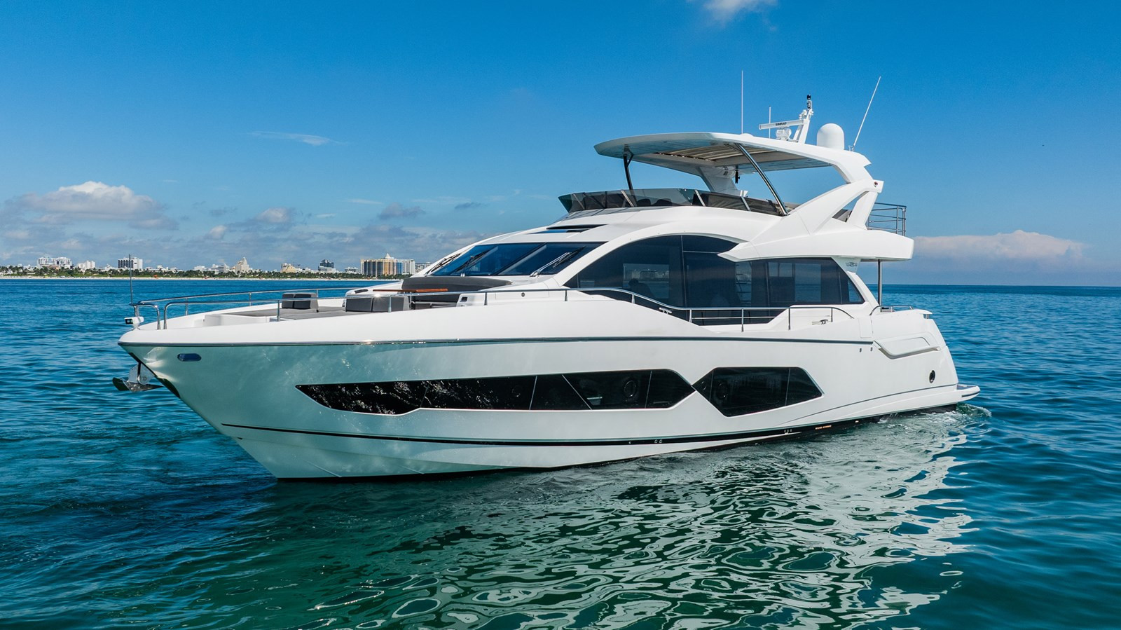 https://arconyachts.ams3.digitaloceanspaces.com/92132/conversions/large_4800209-optimize.jpg