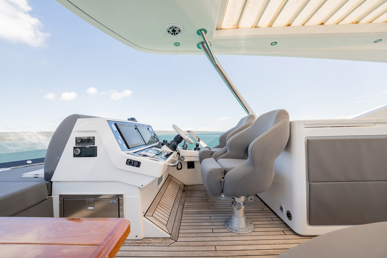https://arconyachts.ams3.digitaloceanspaces.com/92164/conversions/large_4800220-optimize.jpg