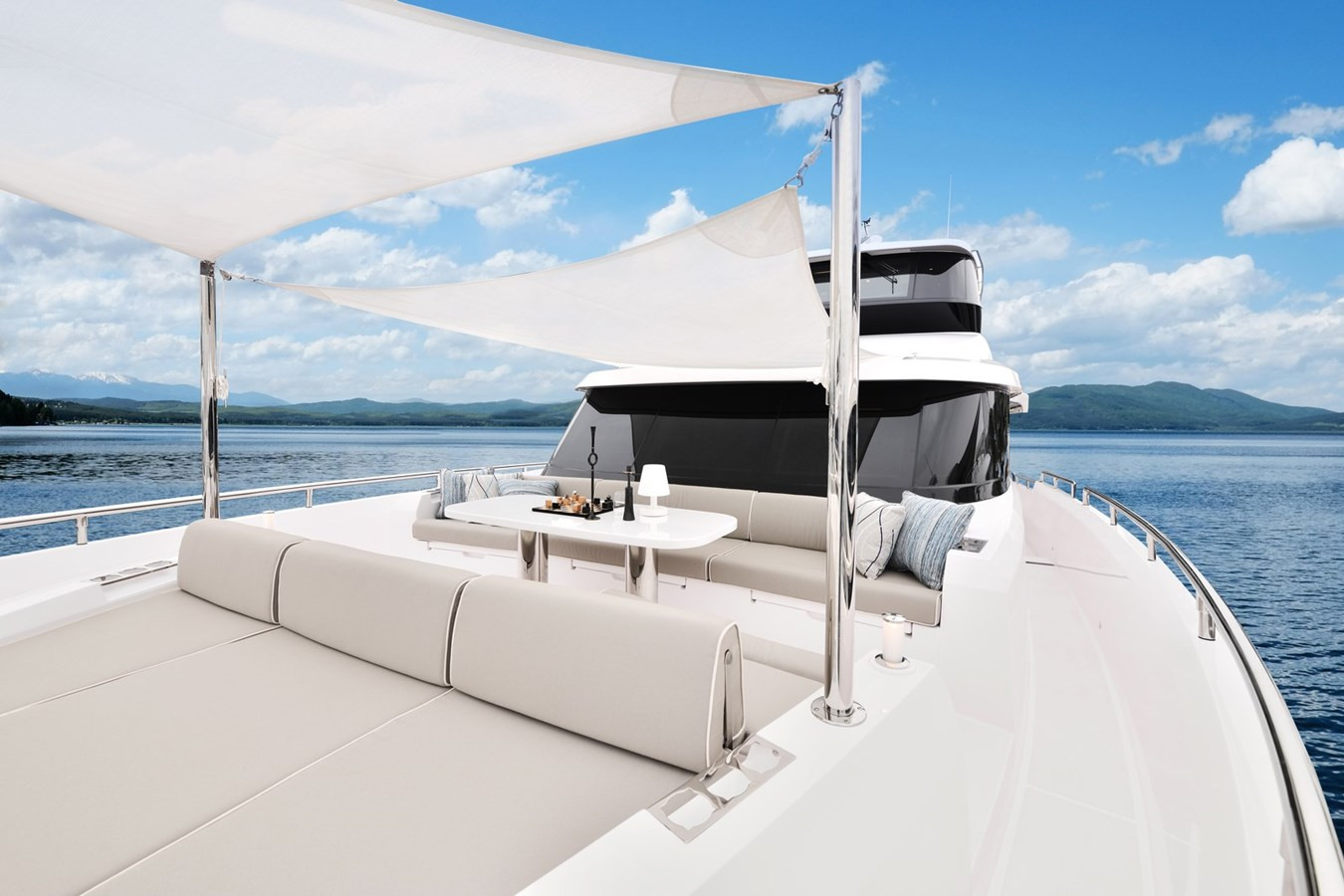 https://arconyachts.ams3.digitaloceanspaces.com/92175/conversions/large_4813797-optimize.jpg